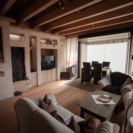 Haus Samoa With Private Terrace, Views Tatil Evi